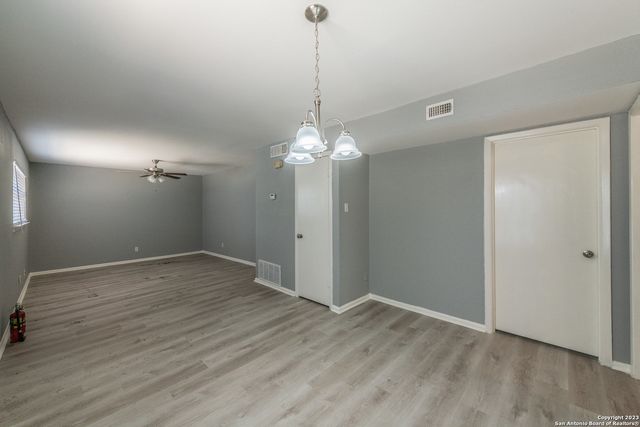 423 E DEWEY PL HOUSE, San Antonio, TX 78212