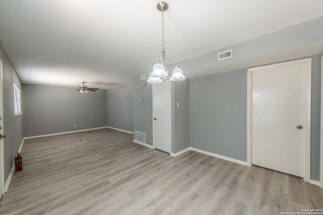 423 E DEWEY PL HOUSE, San Antonio, TX 78212