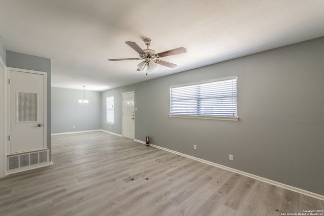 423 E DEWEY PL HOUSE, San Antonio, TX 78212