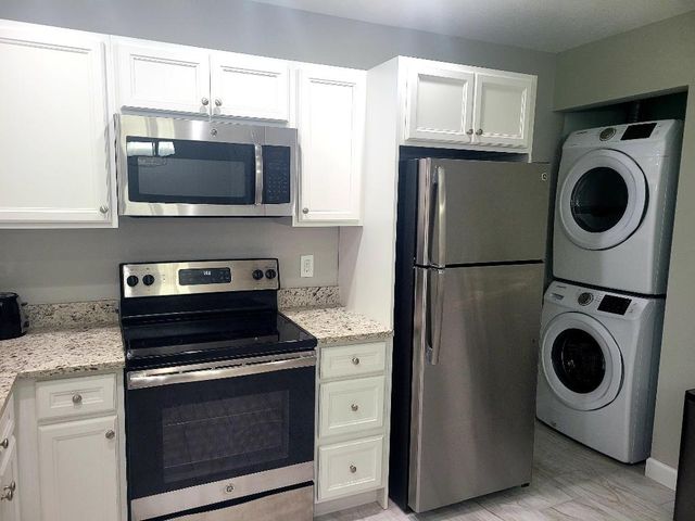 511 W Pine Street B, Lantana, FL 33462