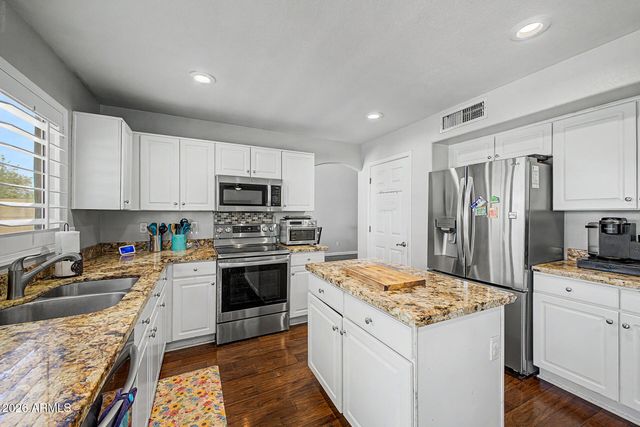 8552 W PURDUE Avenue, Peoria, AZ 85345