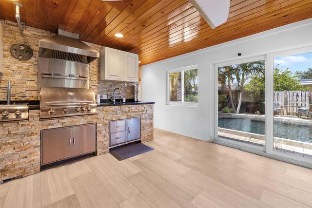 5041 NE 24th Avenue, Lighthouse Point, FL 33064