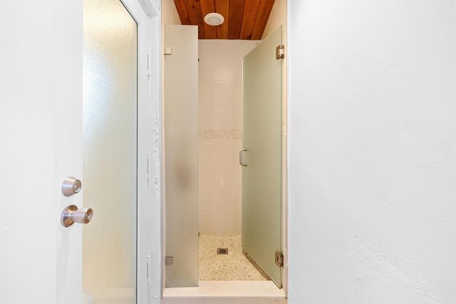 5041 NE 24th Avenue, Lighthouse Point, FL 33064