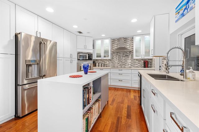 5041 NE 24th Avenue, Lighthouse Point, FL 33064