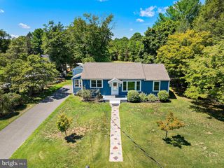 16 S MAPLE AVE, Tuckerton, NJ 08087