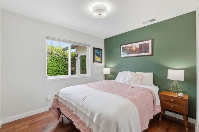 2133 Santa Cruz Avenue, Santa Clara, CA 95051