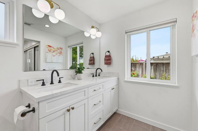 2133 Santa Cruz Avenue, Santa Clara, CA 95051