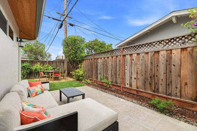 2133 Santa Cruz Avenue, Santa Clara, CA 95051