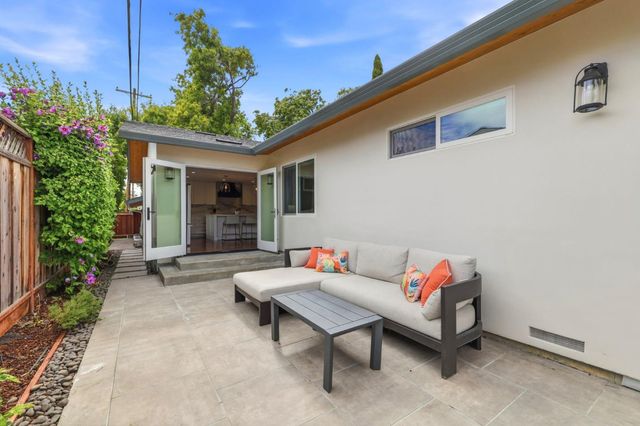 2133 Santa Cruz Avenue, Santa Clara, CA 95051
