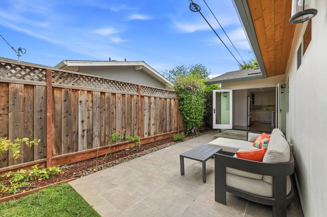 2133 Santa Cruz Avenue, Santa Clara, CA 95051
