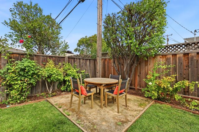 2133 Santa Cruz Avenue, Santa Clara, CA 95051