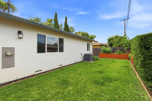2133 Santa Cruz Avenue, Santa Clara, CA 95051