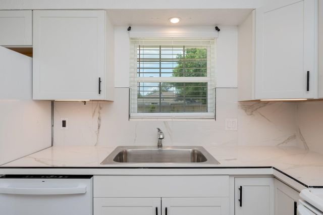 1416 S Palm Boulevard, Niceville, FL 32578