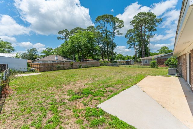 1416 S Palm Boulevard, Niceville, FL 32578