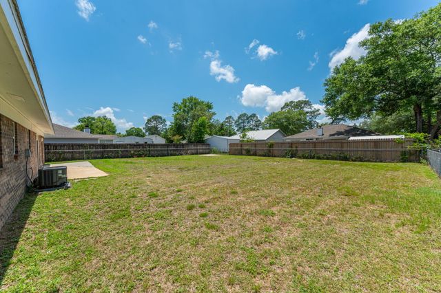 1416 S Palm Boulevard, Niceville, FL 32578