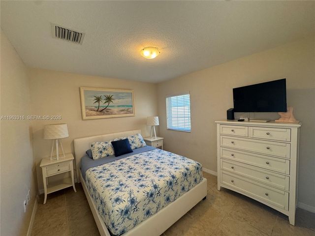 2333 SE 5th St, Pompano Beach, FL 33062