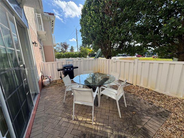 2333 SE 5th St, Pompano Beach, FL 33062