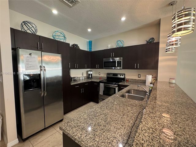 2333 SE 5th St, Pompano Beach, FL 33062