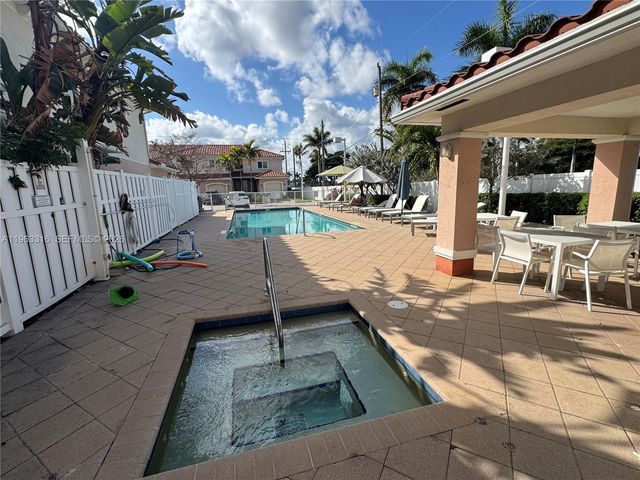 2333 SE 5th St, Pompano Beach, FL 33062