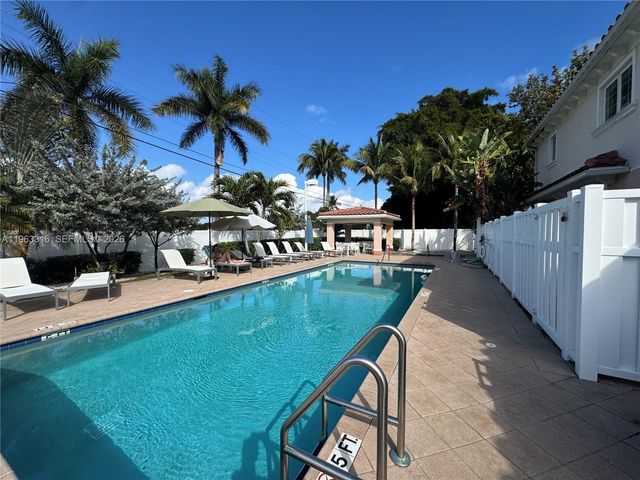 2333 SE 5th St, Pompano Beach, FL 33062