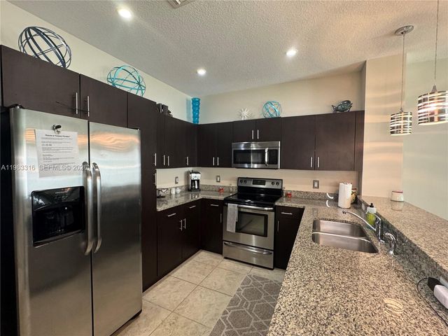 2333 SE 5th St, Pompano Beach, FL 33062