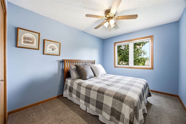 1773 Parkway Dr, Coralville, IA 52241