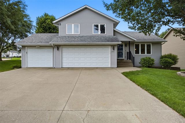 1773 Parkway Dr, Coralville, IA 52241