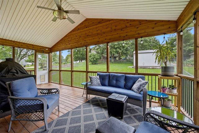 1773 Parkway Dr, Coralville, IA 52241