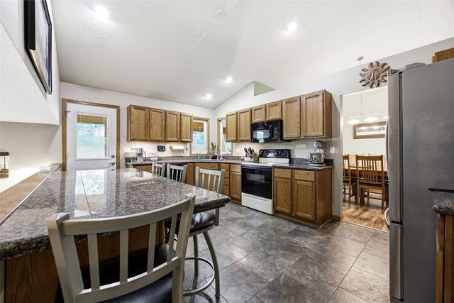 1773 Parkway Dr, Coralville, IA 52241