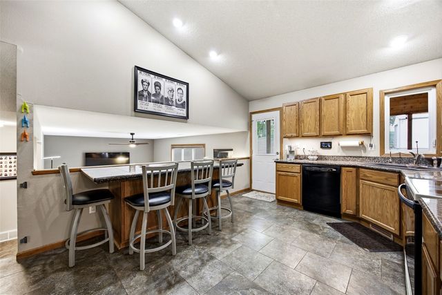 1773 Parkway Dr, Coralville, IA 52241