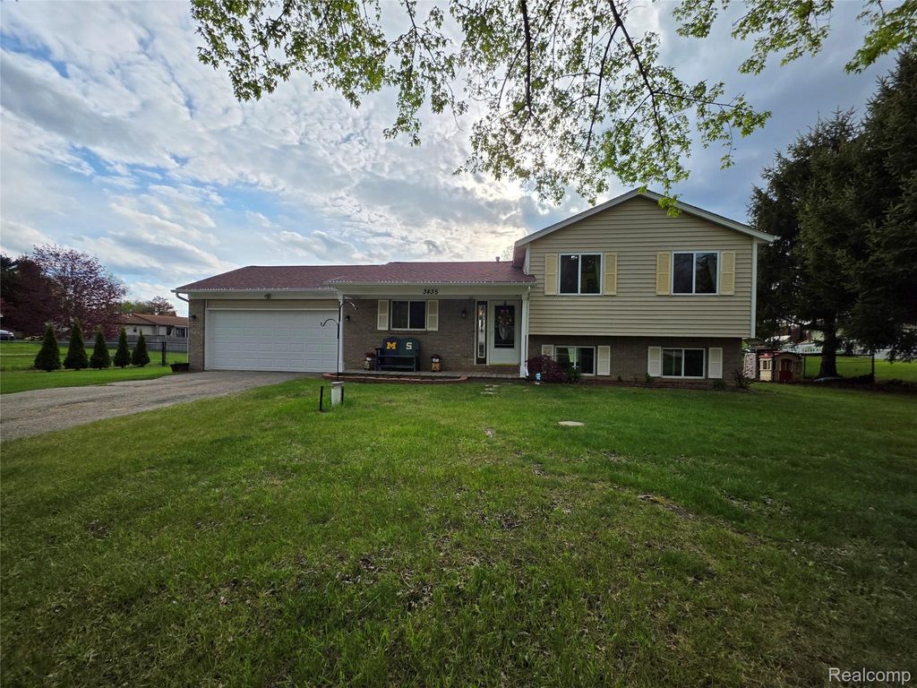 3435 Rockledge Lane, Mayfield Township, MI 48446