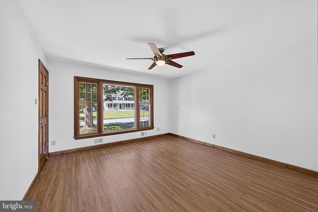 20 NASSAU DR, Lawrenceville, NJ 08648