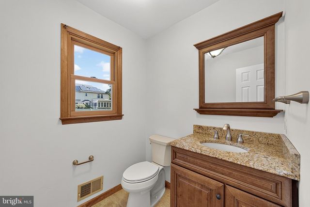 20 NASSAU DR, Lawrenceville, NJ 08648