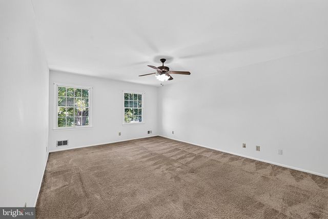 20 NASSAU DR, Lawrenceville, NJ 08648