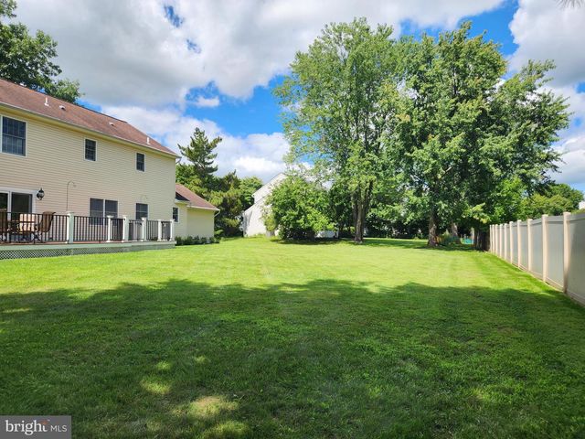 20 NASSAU DR, Lawrenceville, NJ 08648
