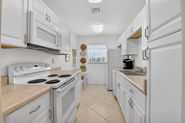14579 Canalview Drive B, Delray Beach, FL 33484