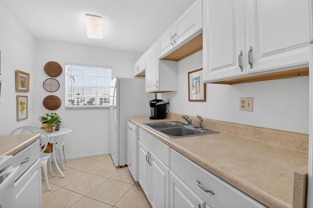 14579 Canalview Drive B, Delray Beach, FL 33484