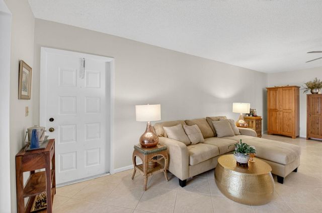 14579 Canalview Drive B, Delray Beach, FL 33484