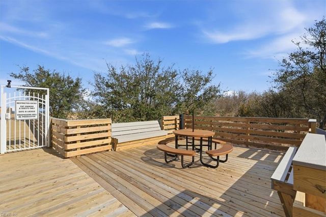 3288 Page Ave Apt P2, Virginia Beach, VA 23451