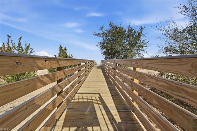 3288 Page Ave Apt P2, Virginia Beach, VA 23451