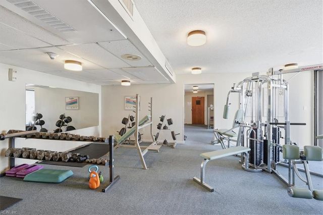 3288 Page Ave Apt P2, Virginia Beach, VA 23451