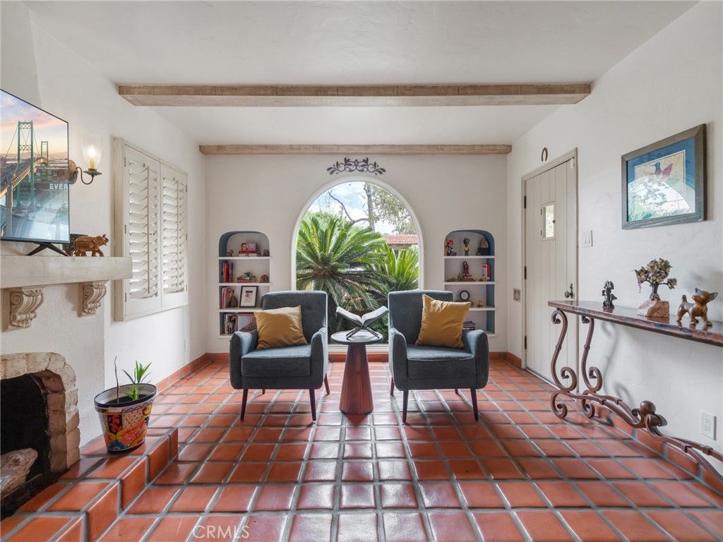 2333 Eucalyptus Avenue, Long Beach, CA 90806 — exterior