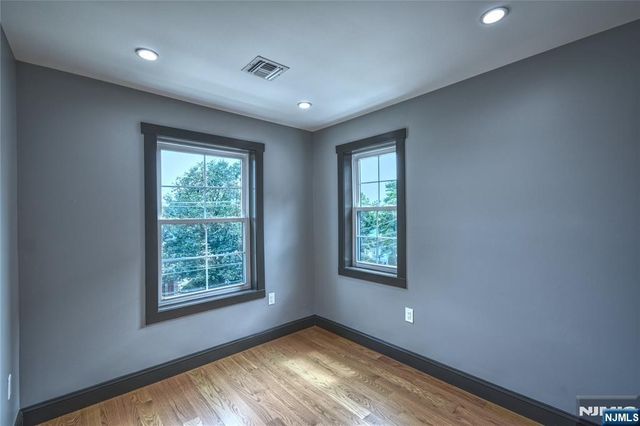 72 Hille Place, Ridgefield Park, NJ 07660