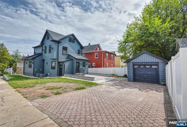 72 Hille Place, Ridgefield Park, NJ 07660