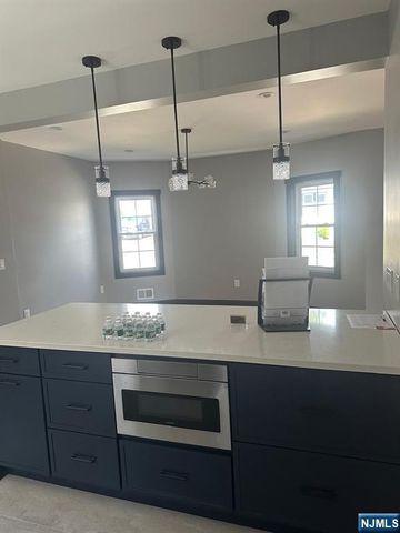 72 Hille Place, Ridgefield Park, NJ 07660