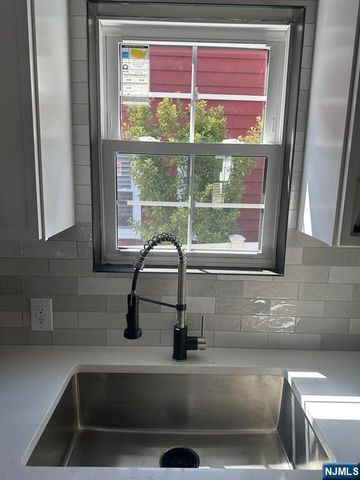 72 Hille Place, Ridgefield Park, NJ 07660