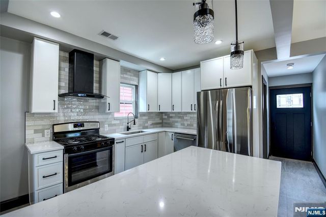 72 Hille Place, Ridgefield Park, NJ 07660