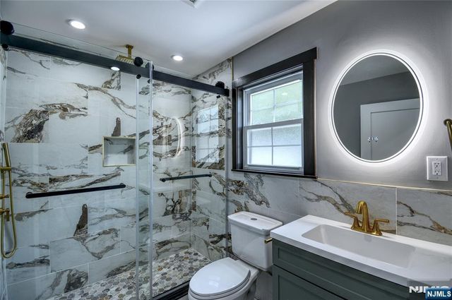 72 Hille Place, Ridgefield Park, NJ 07660