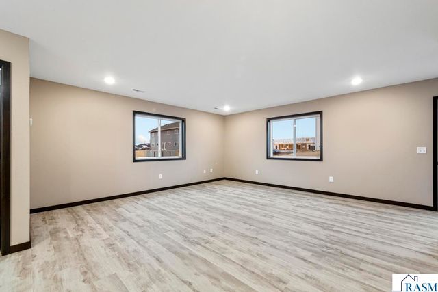 3202 Noble Drive, Mankato, MN 56001