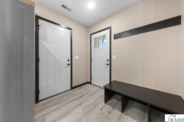 3202 Noble Drive, Mankato, MN 56001